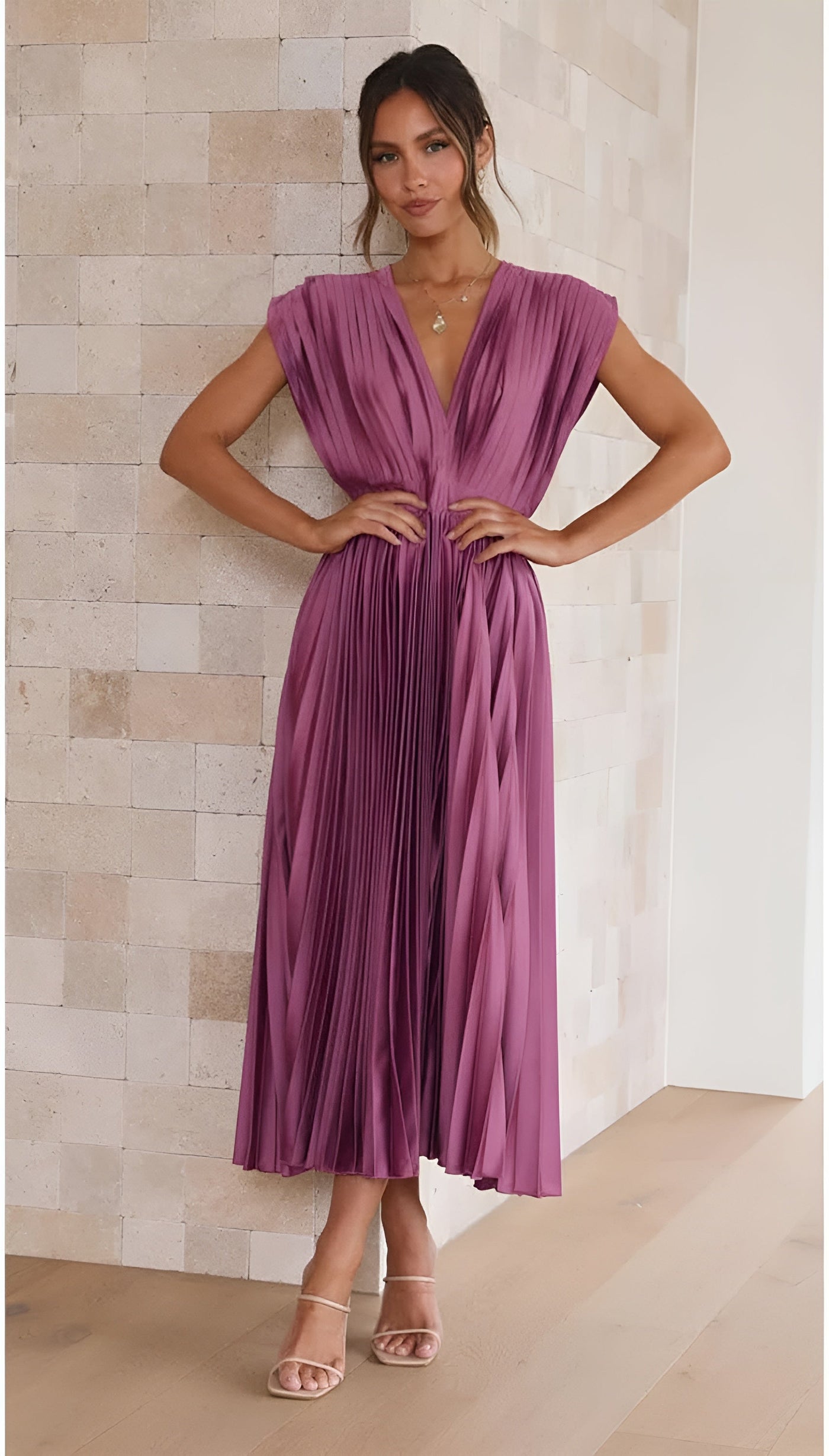 Selina™ | Robe sans manches avec plis et fermeture éclair