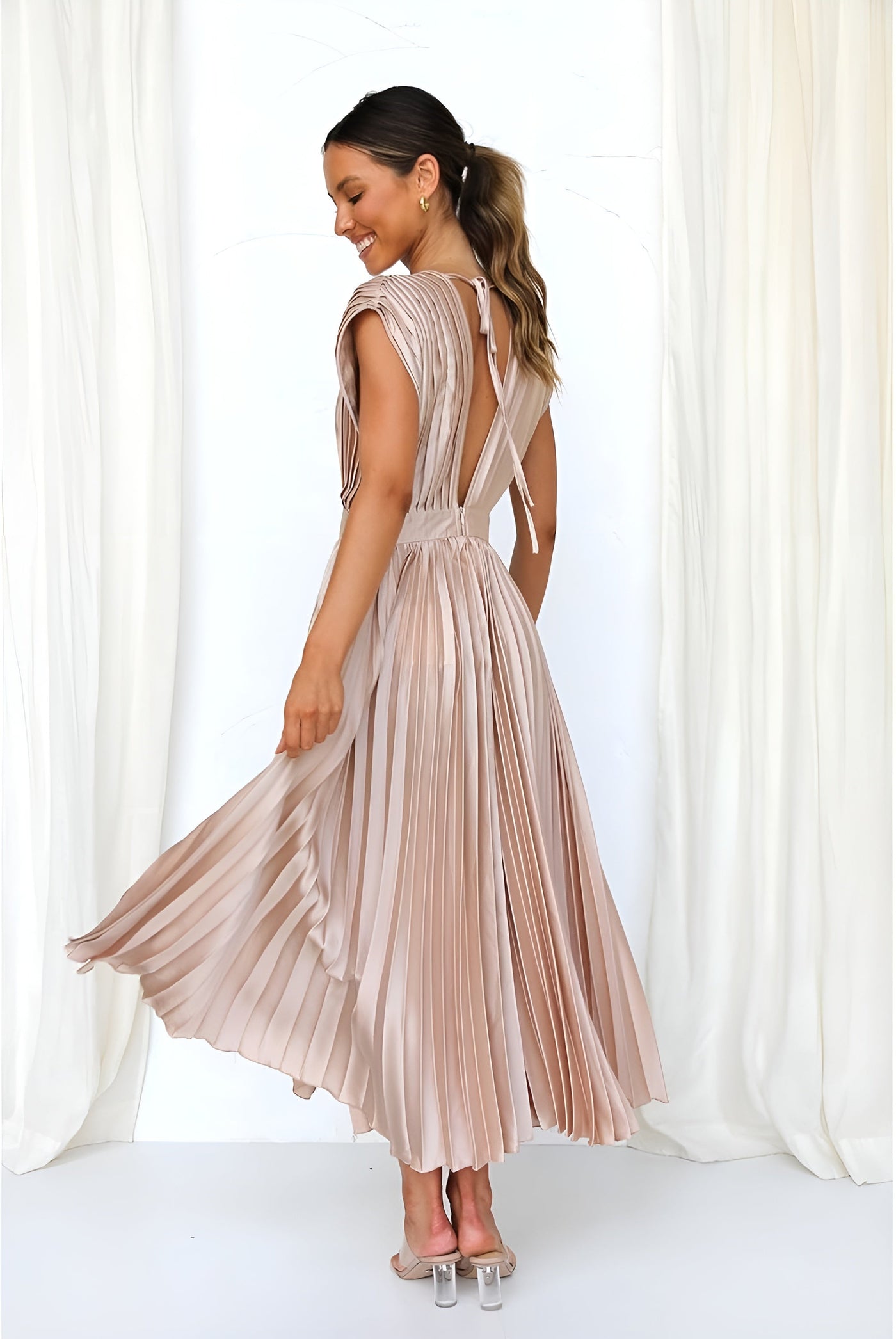 Selina™ | Robe sans manches avec plis et fermeture éclair