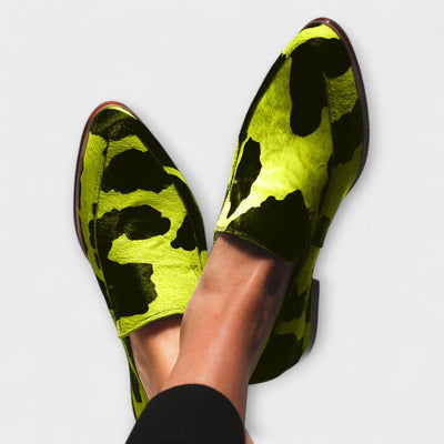 Eira™ | Mocassins motif peau de vache